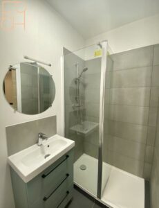 salle d’eau avec WC