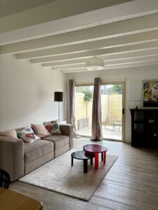 coin salon avec accès terrasse