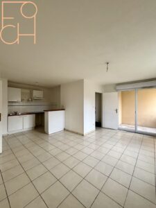 Séjour avec accès balcon