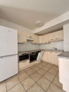 Cuisine entièrement aménagée et équipée