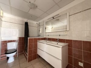 salle d’eau avec WC