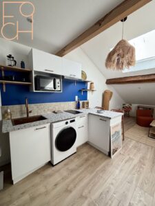Cuisine ouverte aménagée et équipée