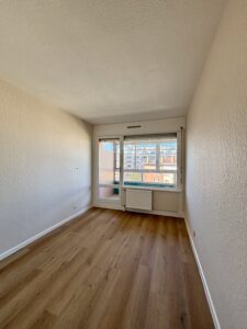 chambre avec accès à la véranda