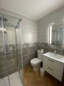 Salle d’eau avec wc